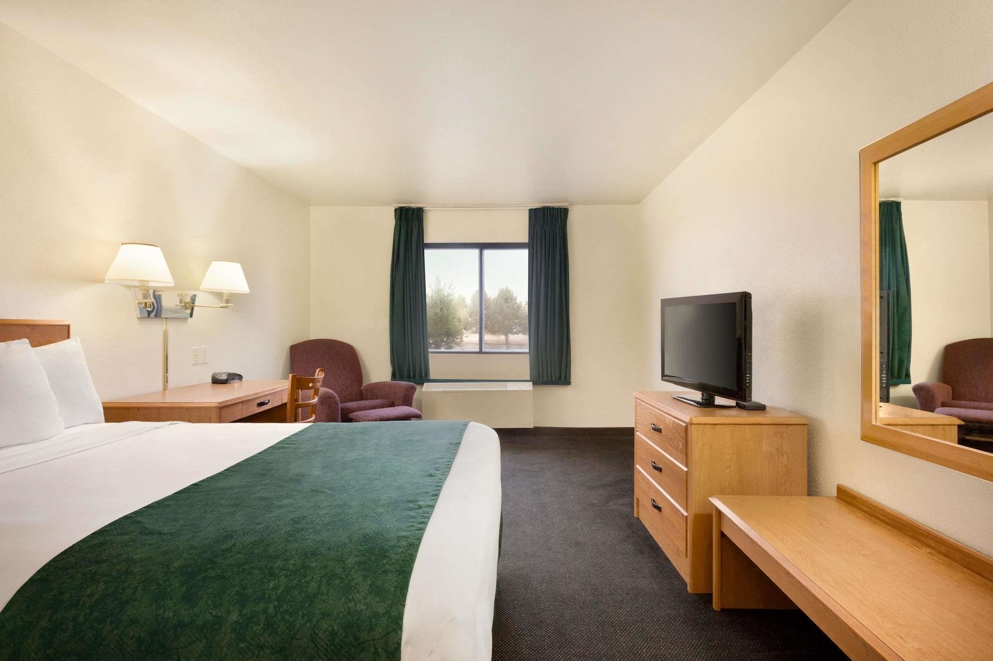 Travelodge By Wyndham Alpine Exterior photo