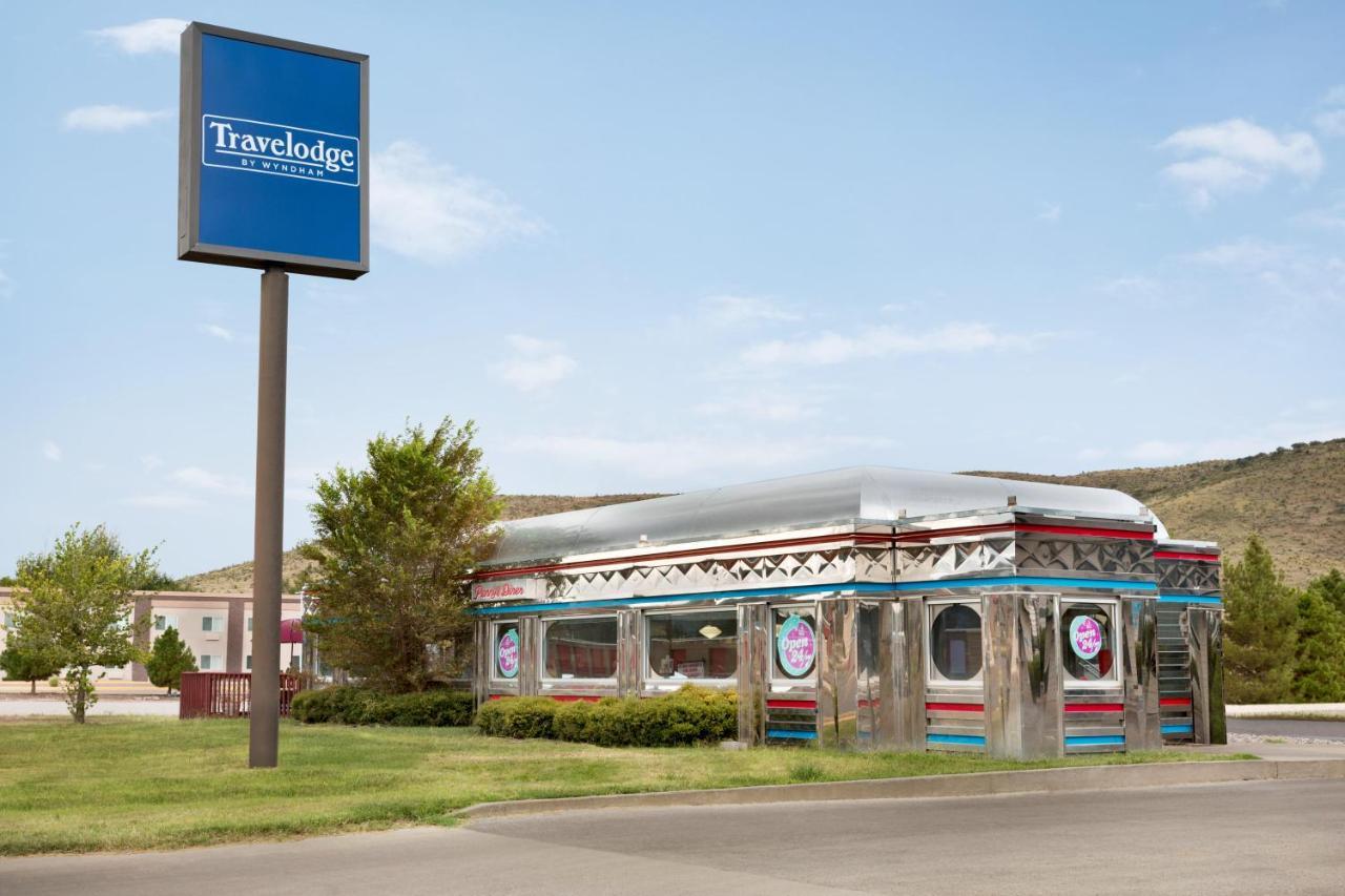 Travelodge By Wyndham Alpine Exterior photo